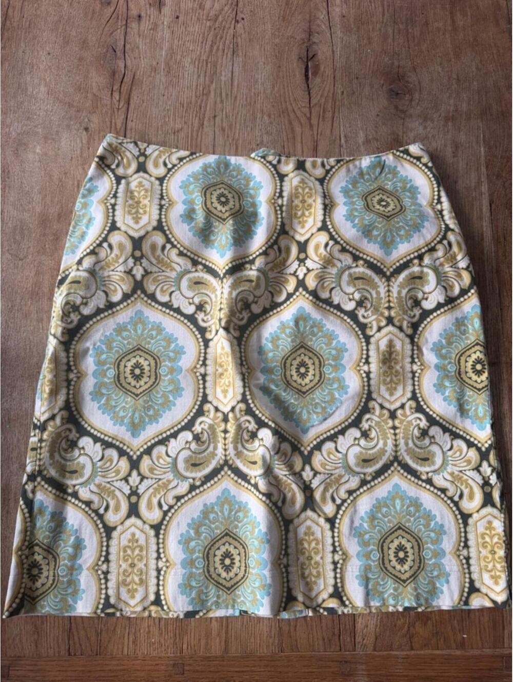 Tommy Bahama Aqua and Gold Medallion Pencil Skirt Size 4